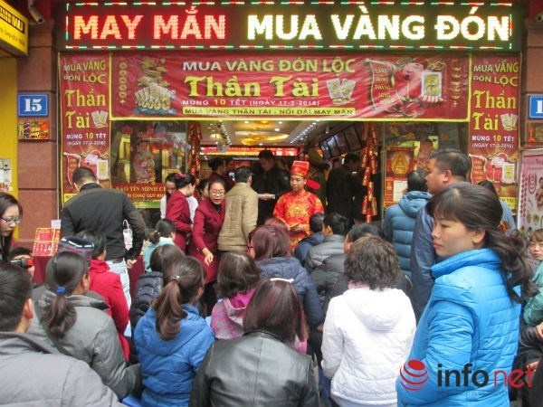 Chen bep ruot mua vang: Tam ly bay dan sap bay thoi gia? hinh anh
