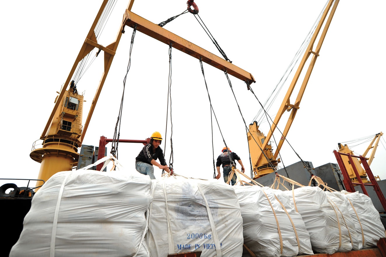 Nhieu nganh xuat khau sut giam vi lam phat hinh anh