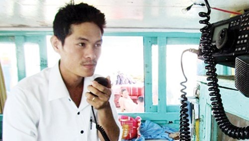 8x dong tau vuon khoi anh 1