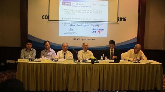 Vi sao ngan hang trong nuoc mang 7,3 ty USD ra nuoc ngoai? hinh anh