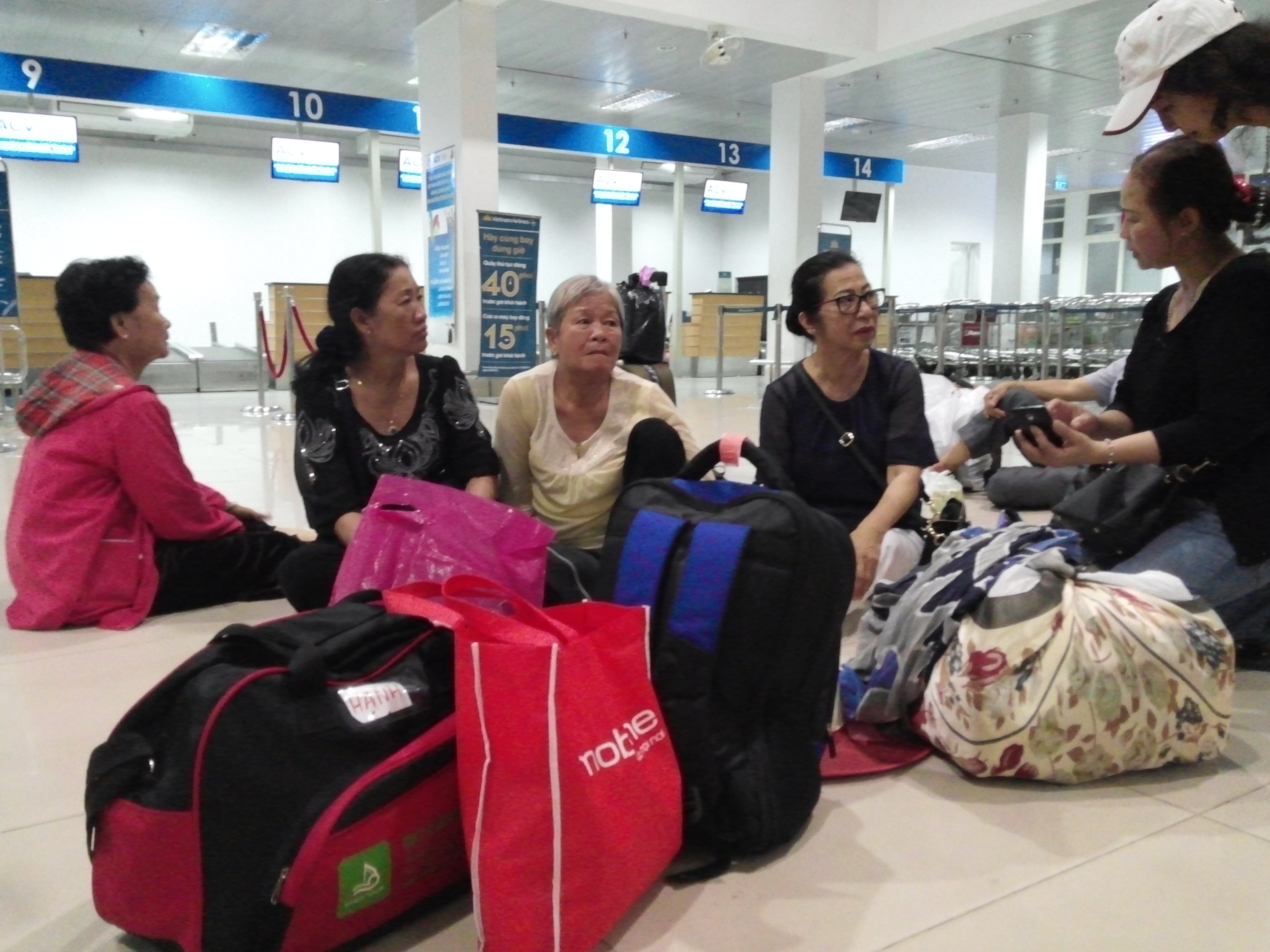 Bay tu Hue ve Sai Gon nhung khach phai mat 2 ngay hinh anh