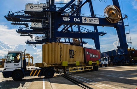 Dep loan me hon tran phi tau, phi cang hinh anh