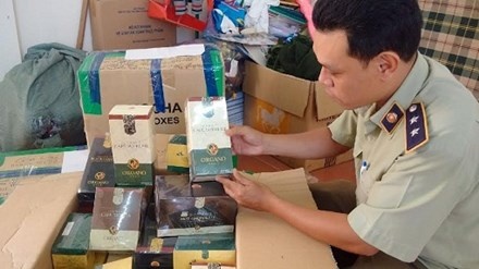 Phat hien 2 doanh nghiep kinh doanh da cap 'chui' hinh anh