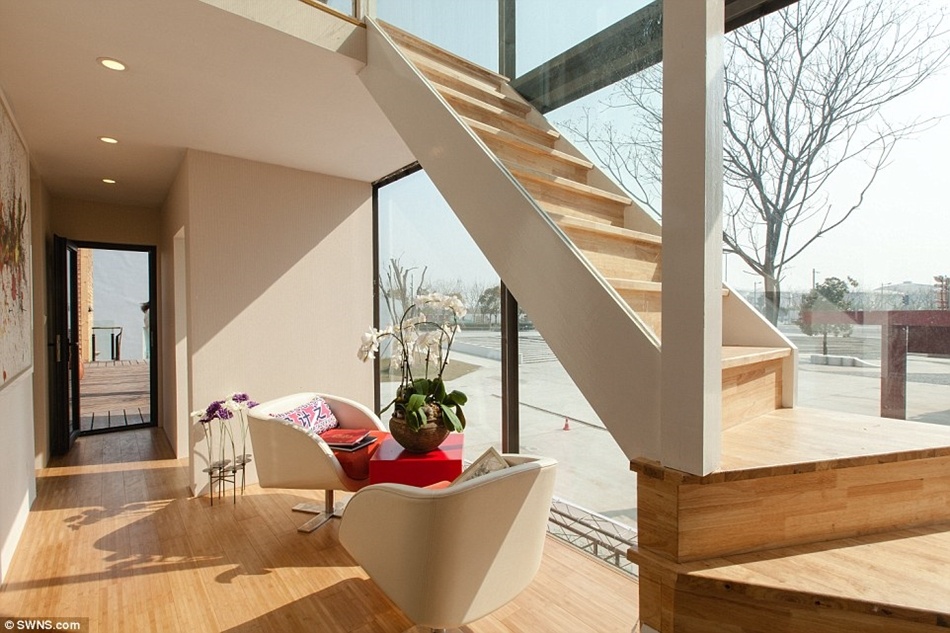 nha sieu mong 7m2 co cho do xe anh 4