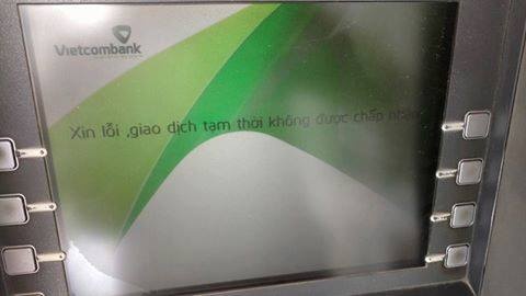 Hang loat ATM Vietcombank te liet chieu 21/4 hinh anh