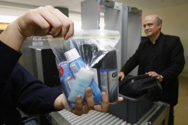 Vi sao duoc thoai mai mang chat long len may bay tu 1/5? hinh anh