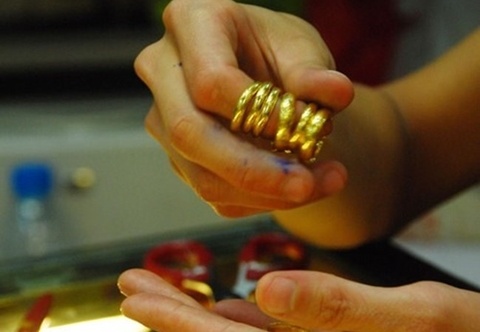 De 500 tan vang 'chui ra khoi hu' hinh anh