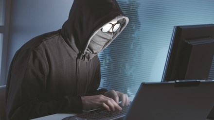 Chan vu trom 1,2 trieu Euro: Ngan hang can 'rao dau' ky hon hinh anh