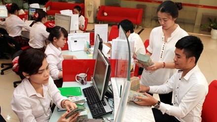 Phia sau cuoc dua lai suat huy dong hinh anh