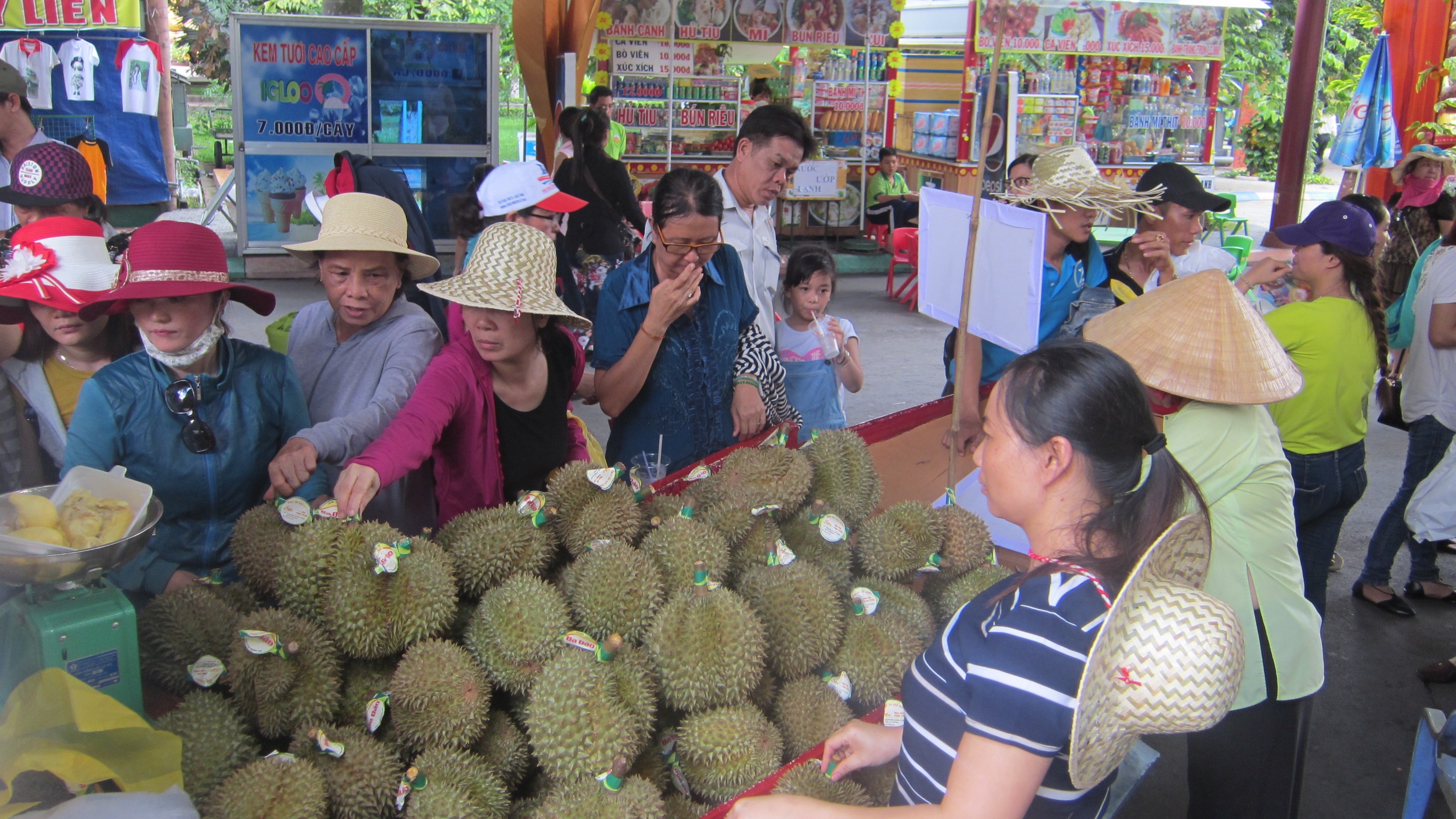 Cho noi trai cay tai Sai Gon anh 3