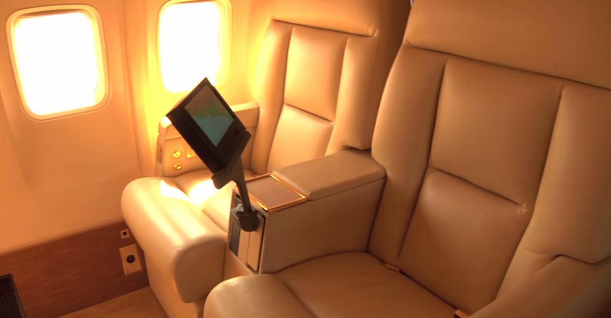 Bên trong chuyên cơ 100 triệu USD của Donald Trump ảnh 19 Ben trong chuyen co 100 trieu USD cua Donald Trump anh 19