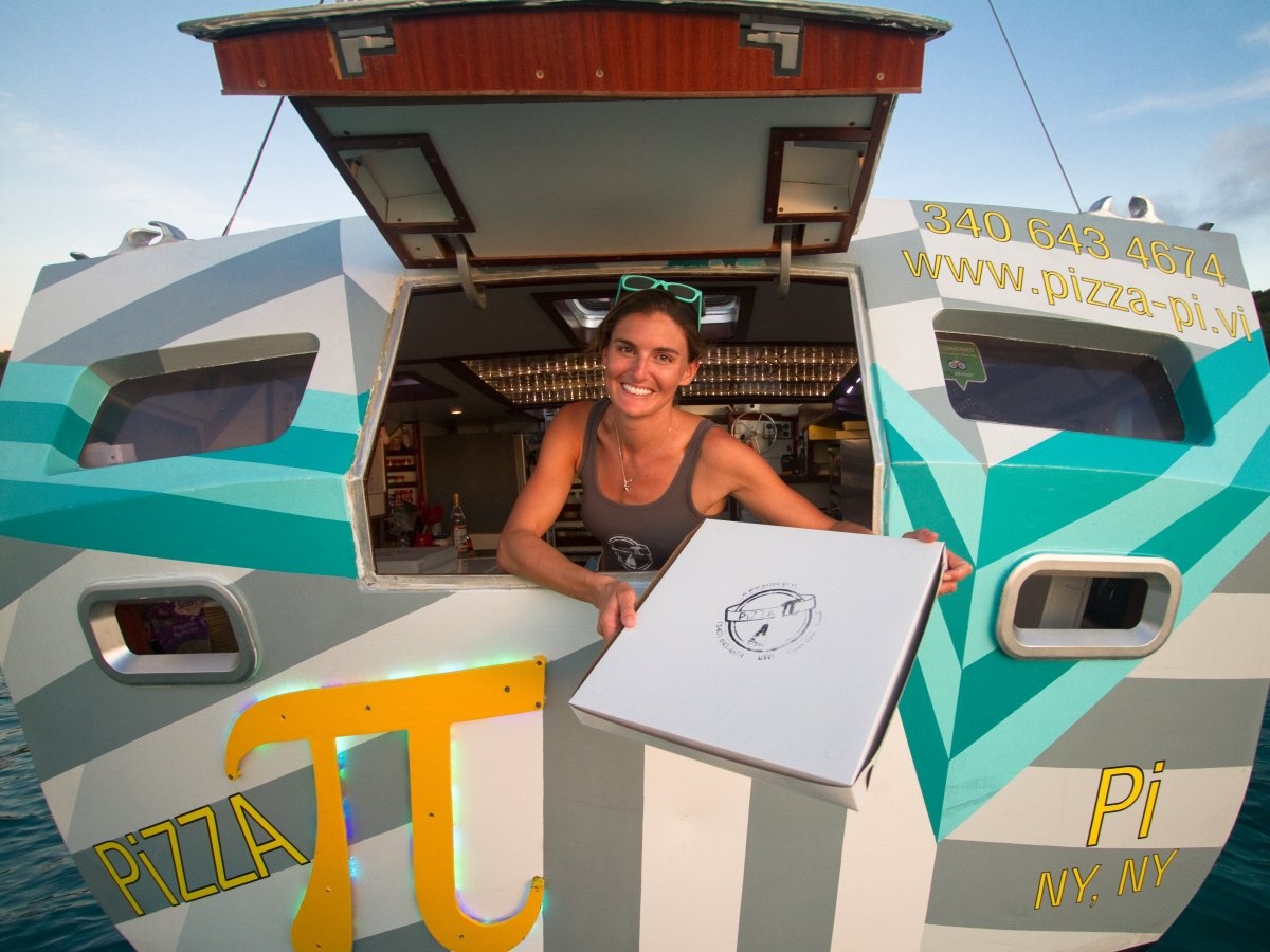 Cặp đôi bỏ việc phố Wall mở quán pizza trên biển ảnh 4 Cap doi bo viec pho Wall mo quan pizza tren bien anh 4