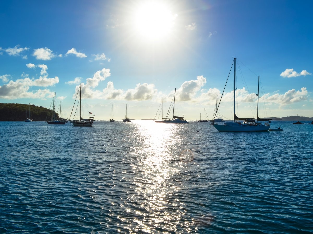 Cặp đôi bỏ việc phố Wall mở quán pizza trên biển ảnh 9 Cap doi bo viec pho Wall mo quan pizza tren bien anh 9