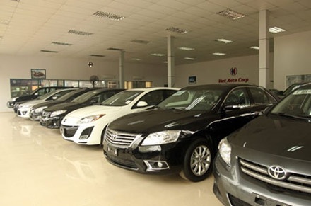 Nghich ly Viet Nam: 'Lam cu' xe moi va ban gia cao hinh anh