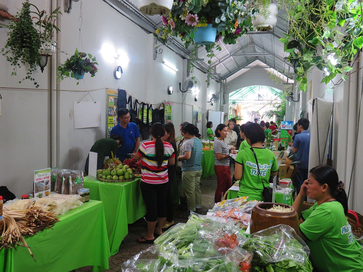 phiên chợ sạch của người dân sài gòn ảnh 2 phien cho sach cua nguoi dan sai gon anh 2