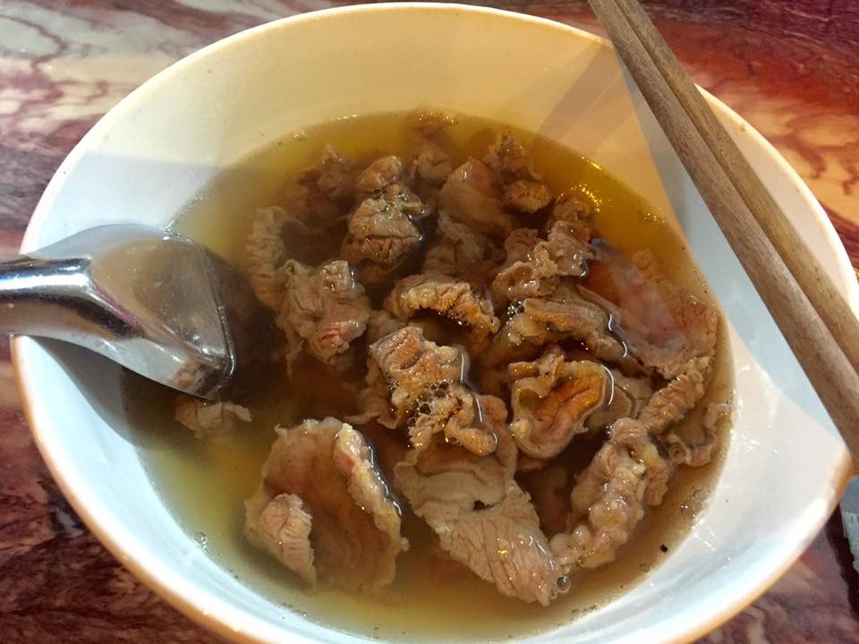 Pho 'dan choi' giua Ha Noi: 200.000 dong mot bat bap bo hinh anh