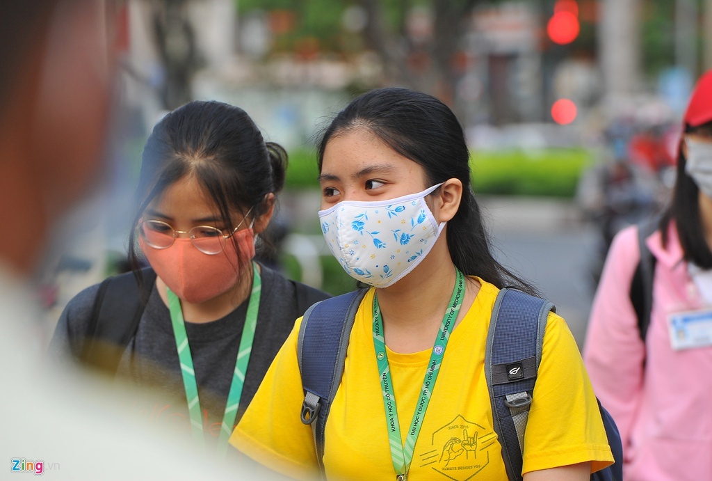 DH Y duoc TP.HCM bat dau hoc lai, phu huynh, sinh vien noi gi? hinh anh