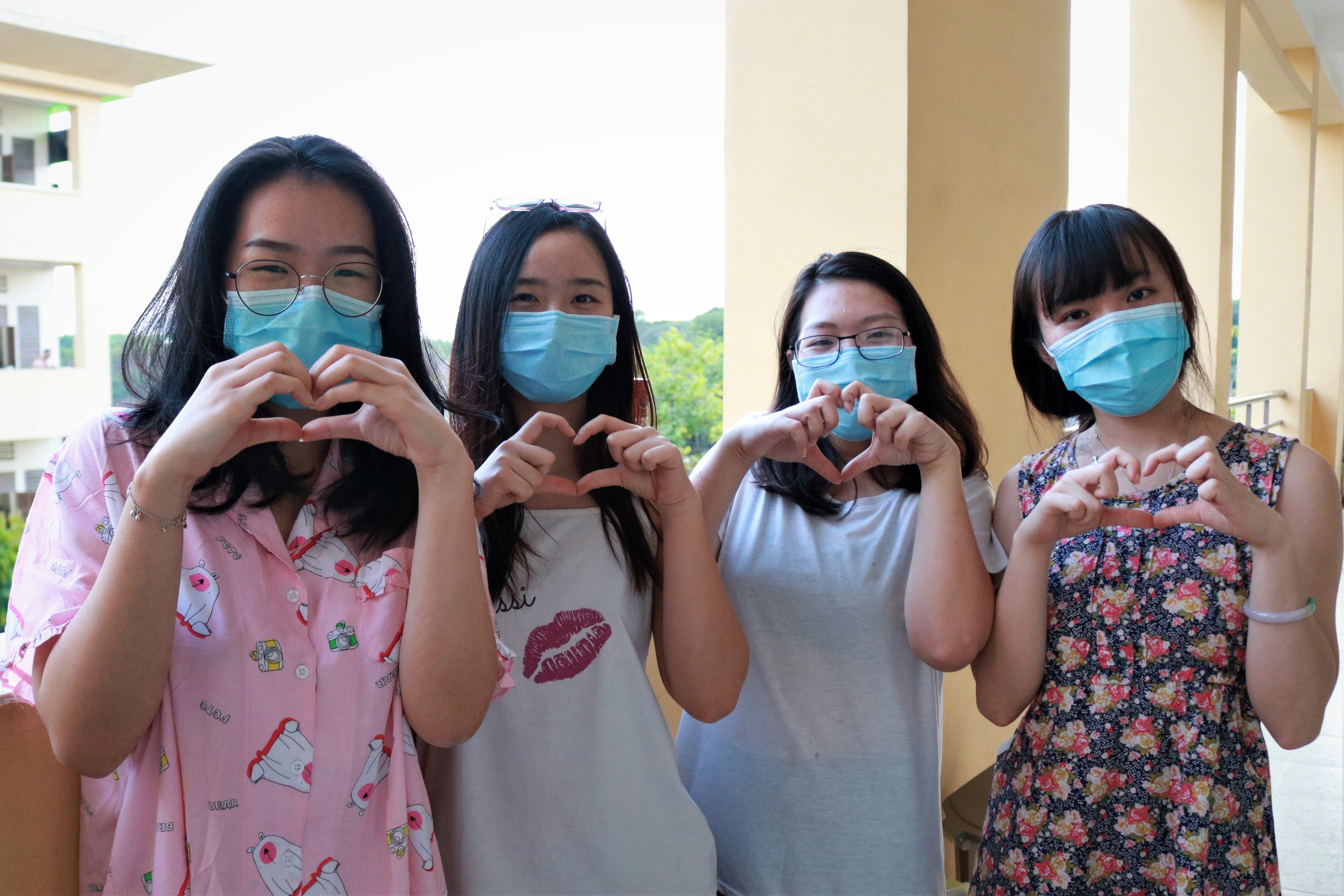 Cuoc song o khu cach ly tai DH Quoc gia TP.HCM cua du hoc sinh Viet hinh anh