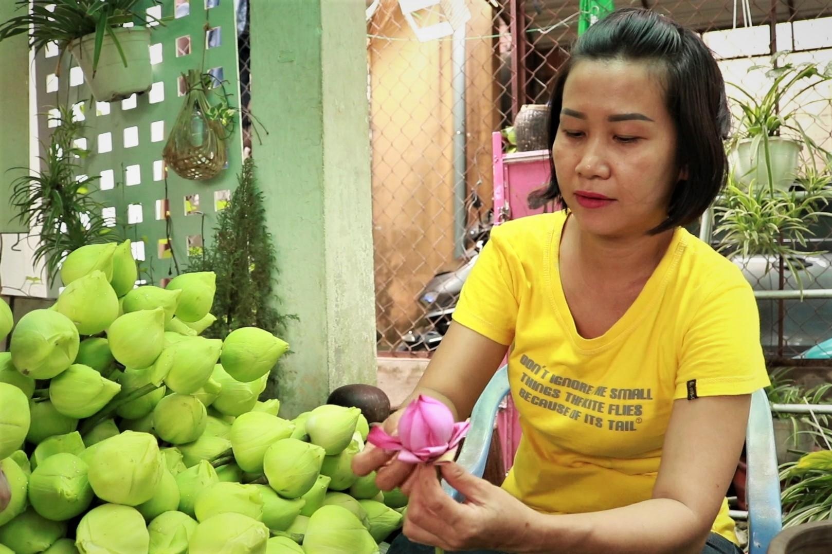 Tha rac, do vut di ve trang tri vuon nha hinh anh