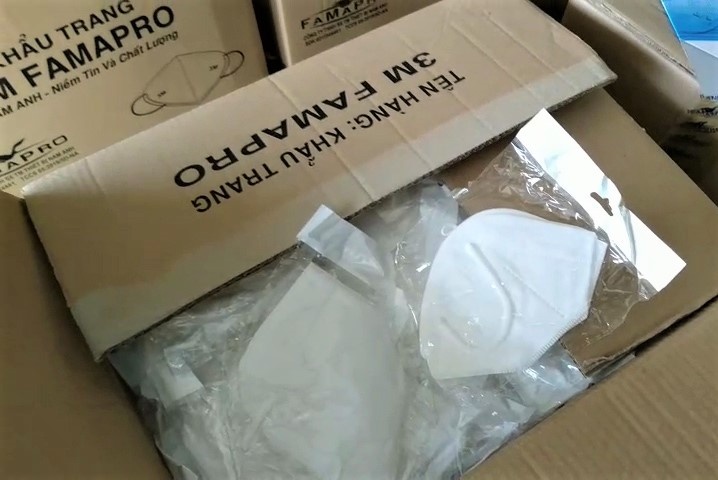 Thu giu hon 151.000 khau trang 3M gia tai TP.HCM hinh anh