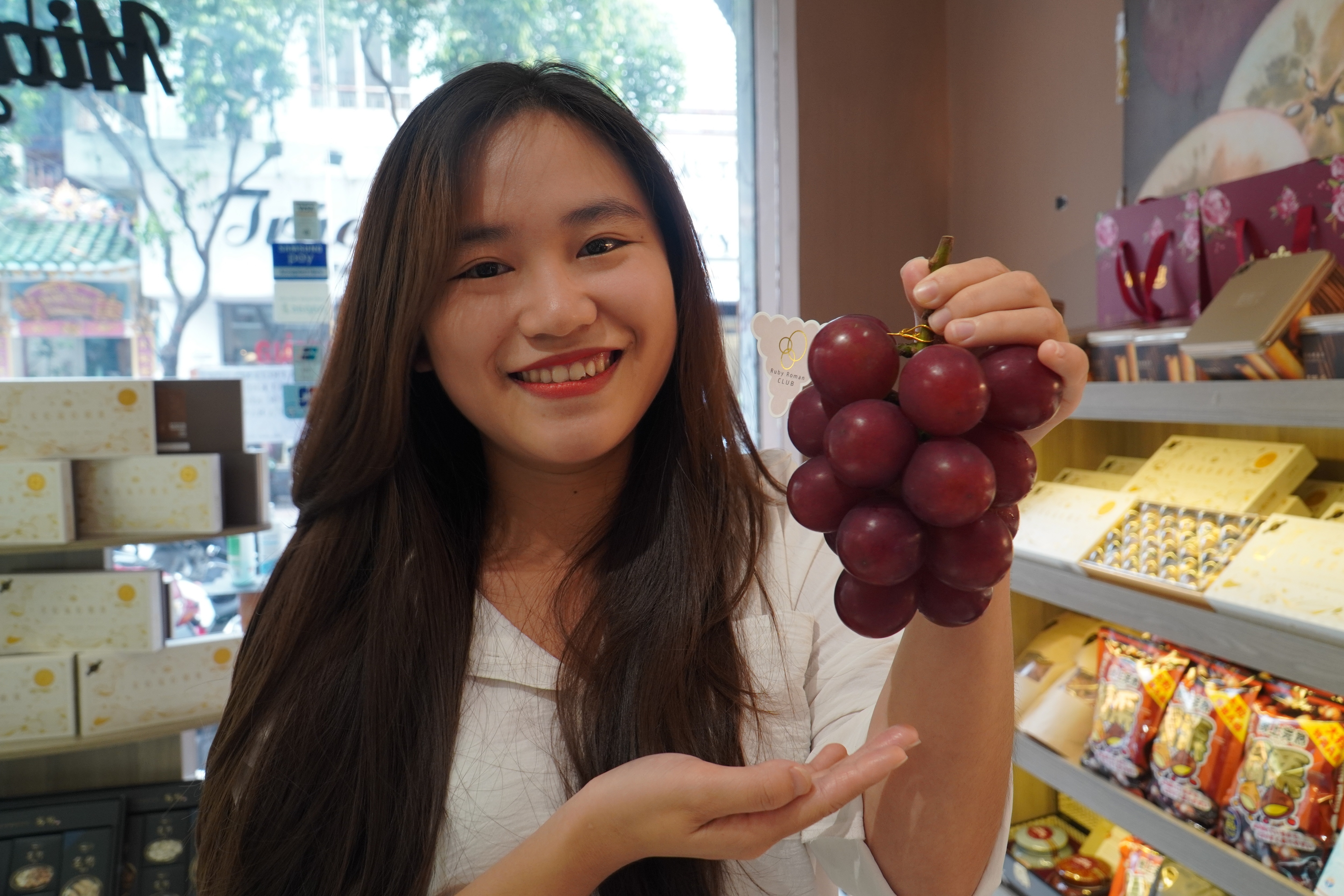 Chum nho 24 trai gia 11 trieu dong tai TP.HCM hinh anh