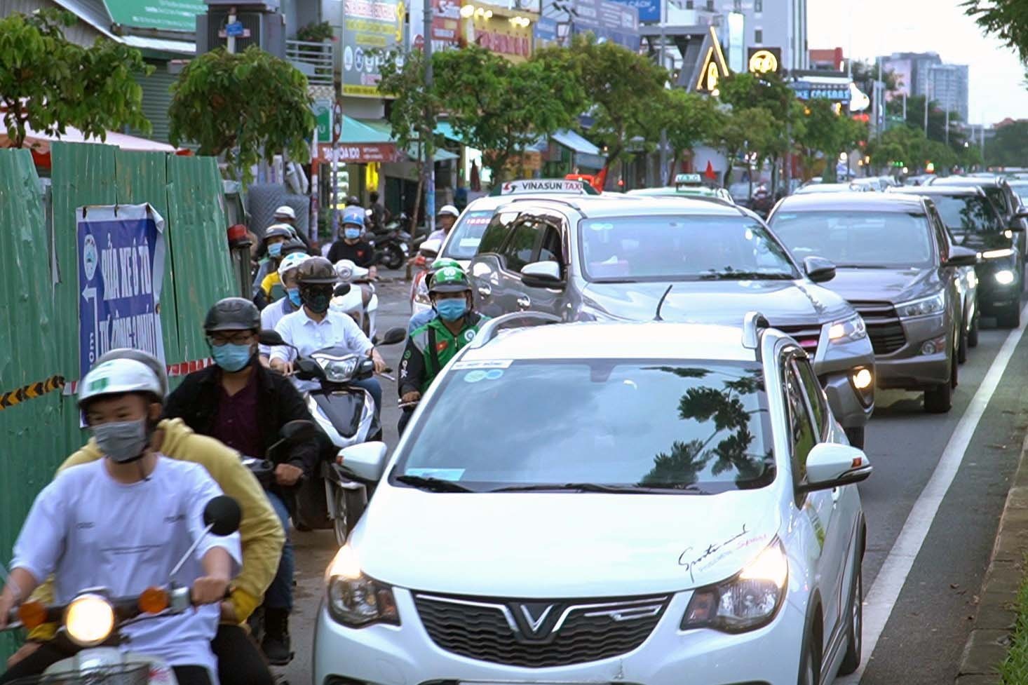 Lo cot 'bua vay' khap TP.HCM hinh anh