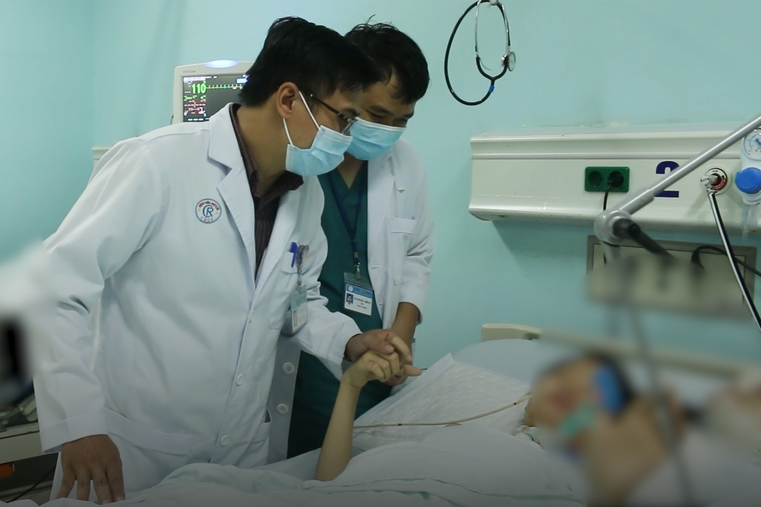 BV Cho Ray ho tro Dong Nai dieu tri nguoi bi ngo doc pate Minh Chay hinh anh