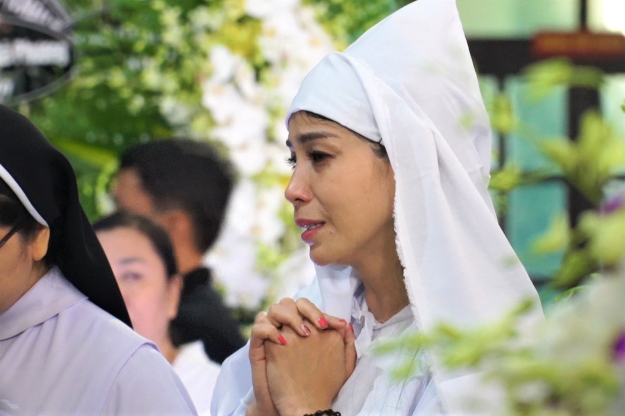 Gia dinh, dong nghiep dua tien NSND Ly Huynh ve noi an nghi hinh anh