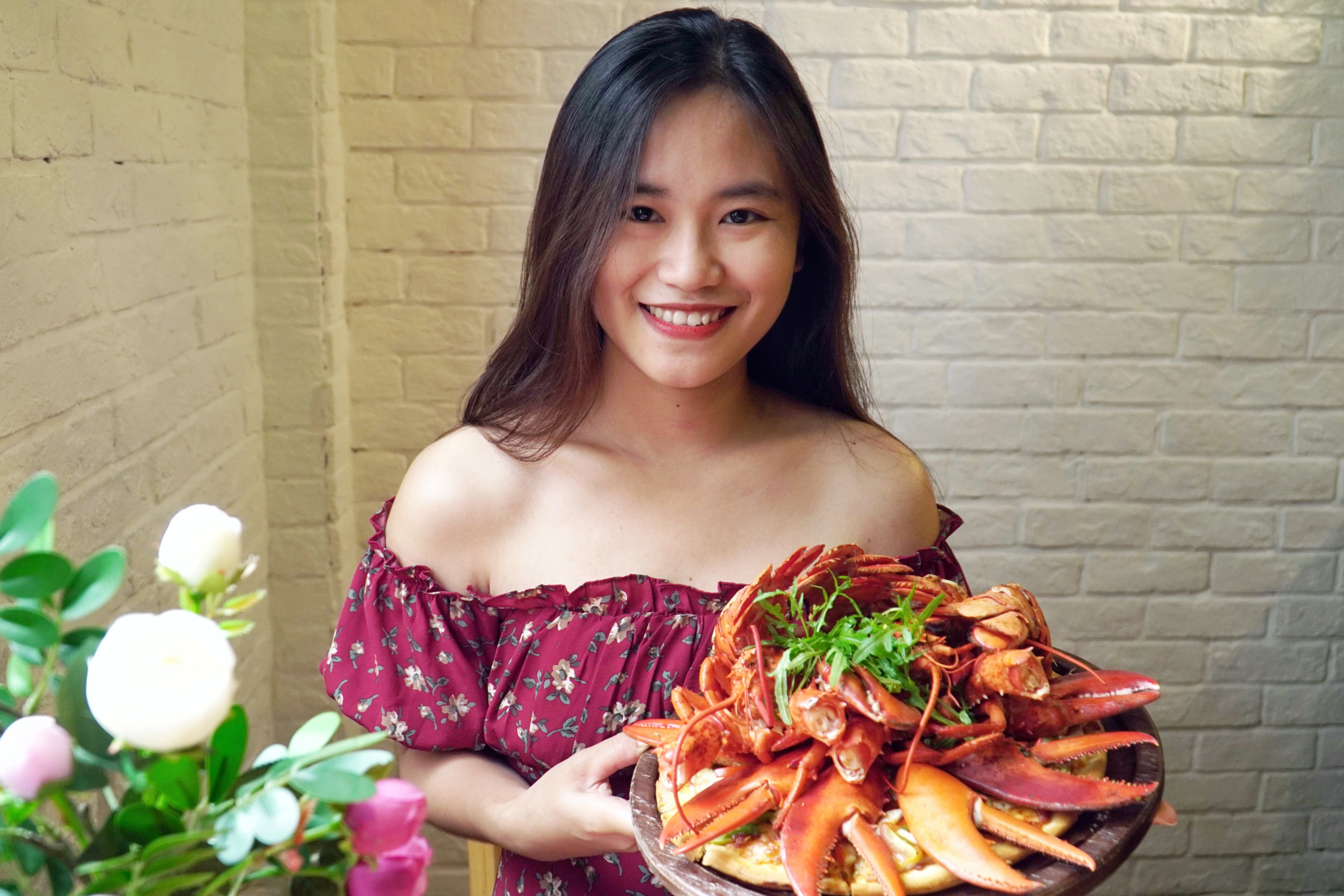 Chi tien trieu an pizza dat nhat TP.HCM hinh anh