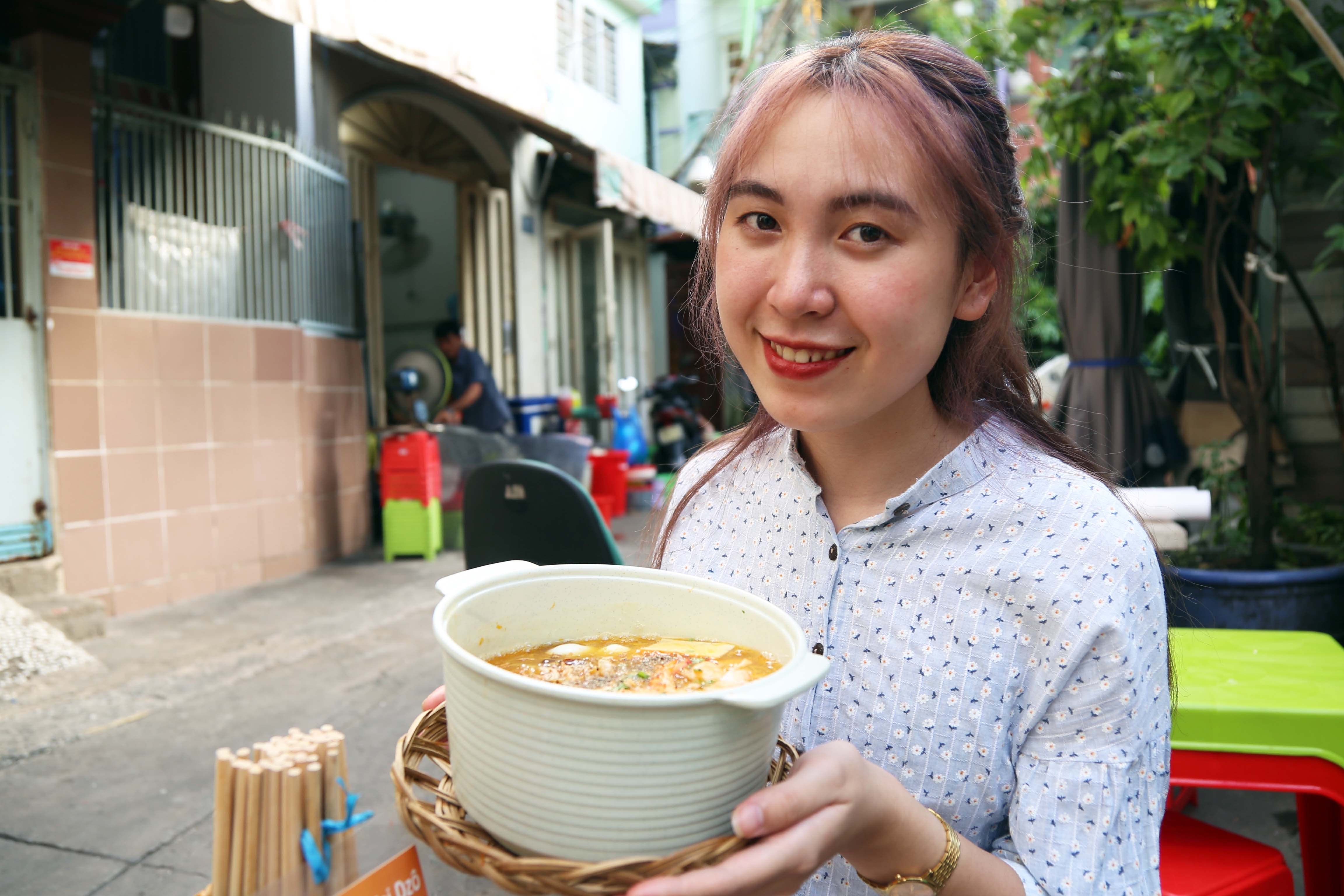 To banh canh cua sieu lon o TP.HCM hinh anh