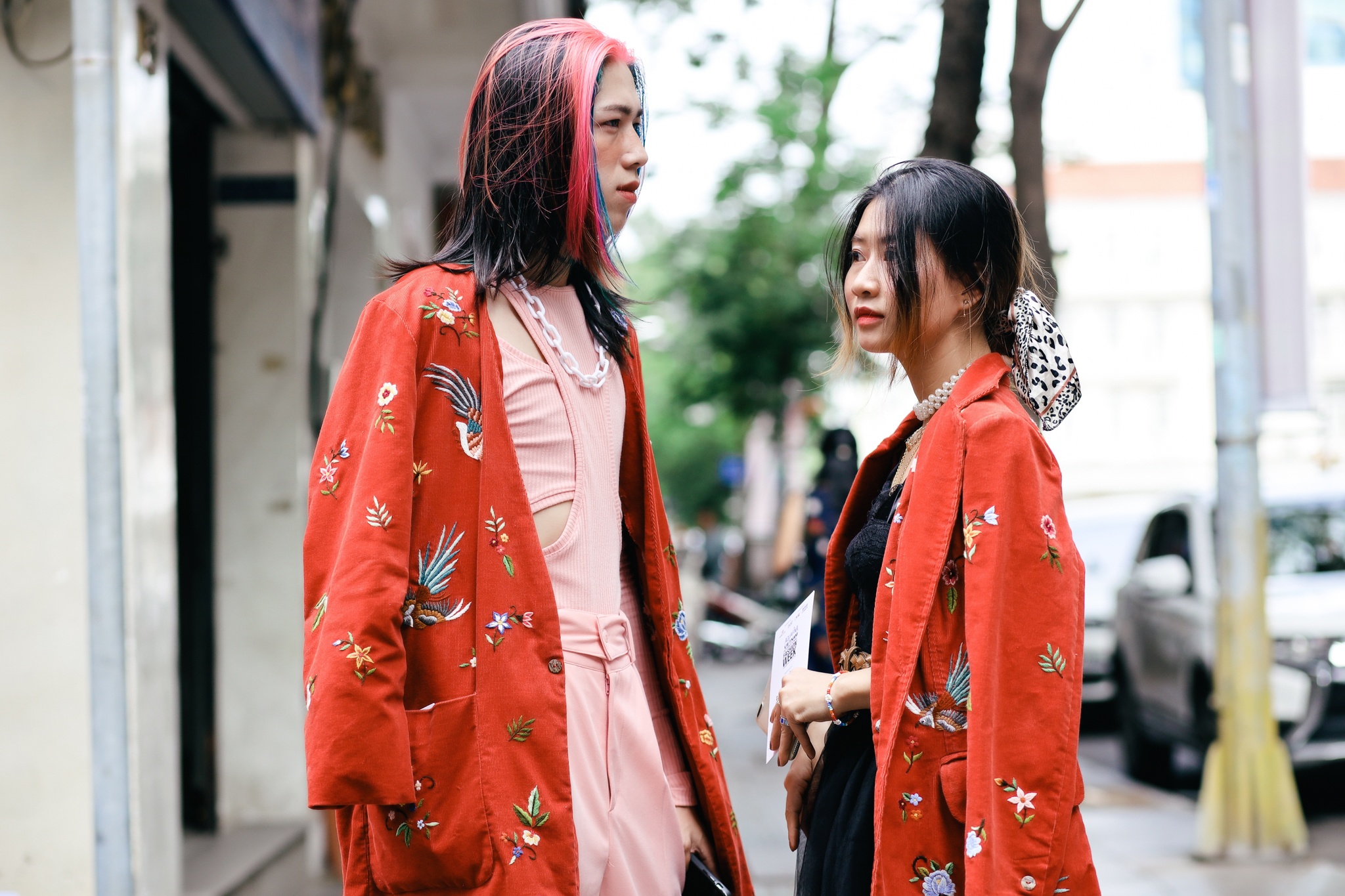 Gioi tre TP.HCM an mac sanh dieu tren duong Dong Khoi hinh anh