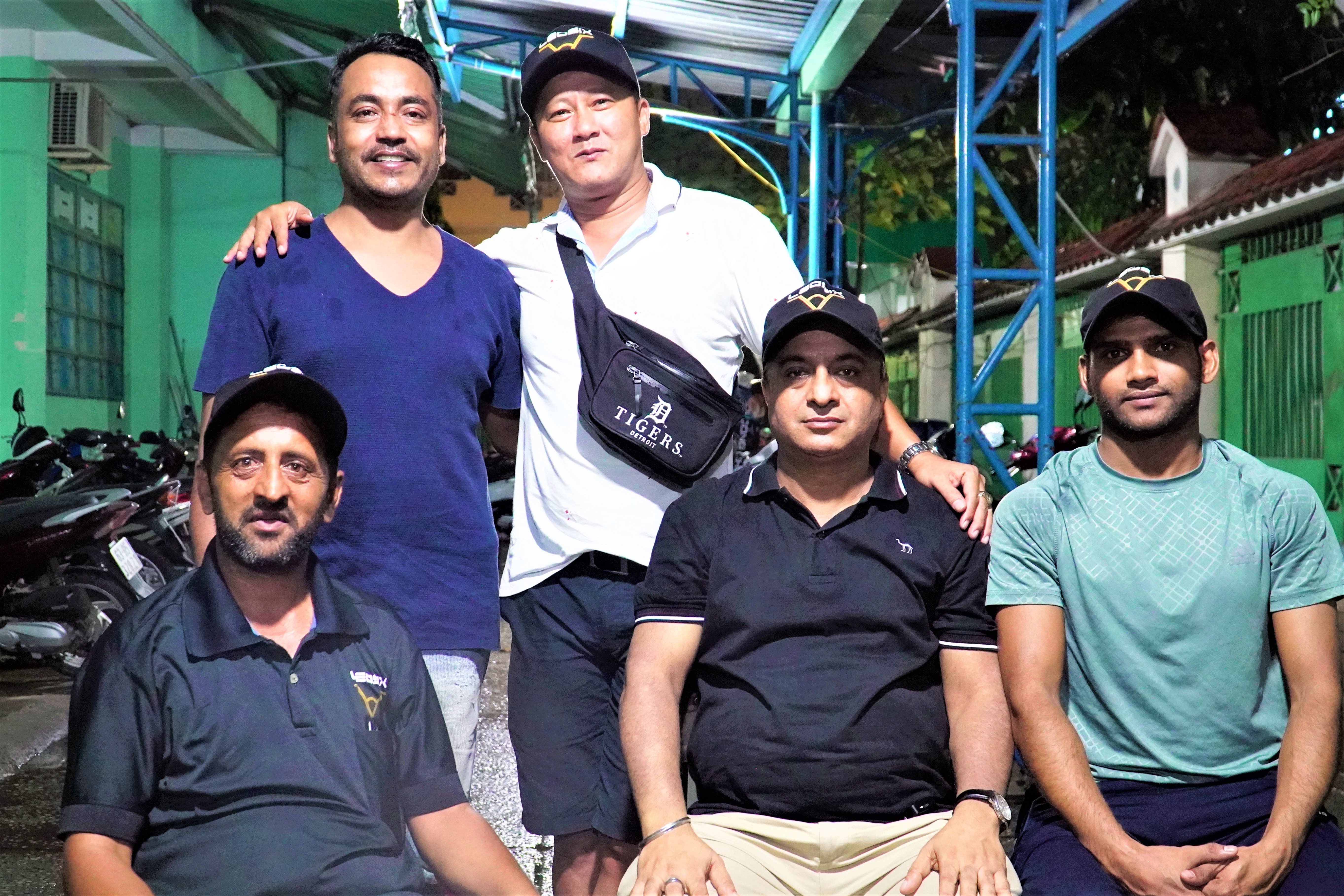 Khach nuoc ngoai ket lai TP.HCM duoc nhan lam bao ve, dat xe hinh anh