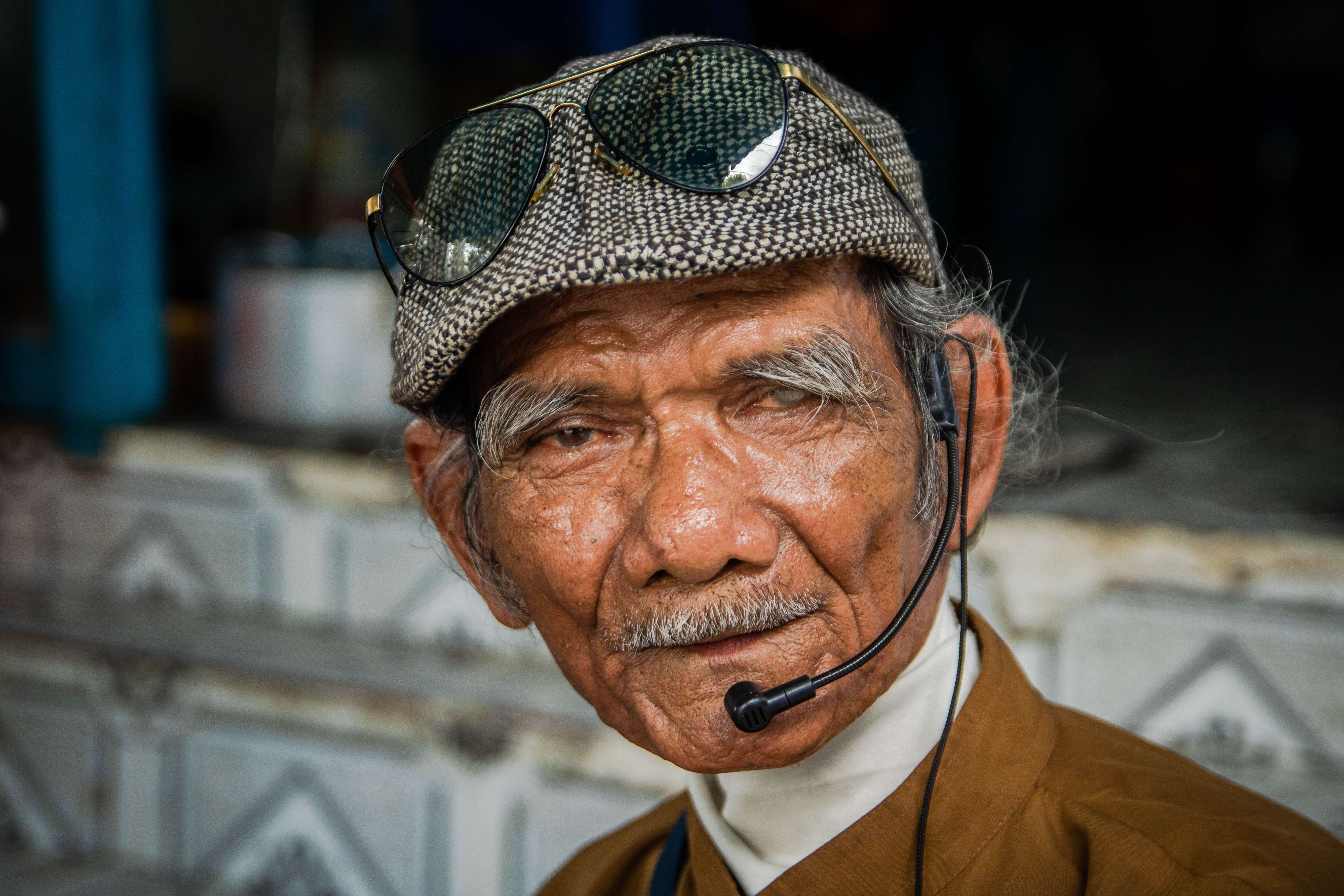 Tu quan ao 0 dong cua cu ong 81 tuoi o TP.HCM hinh anh