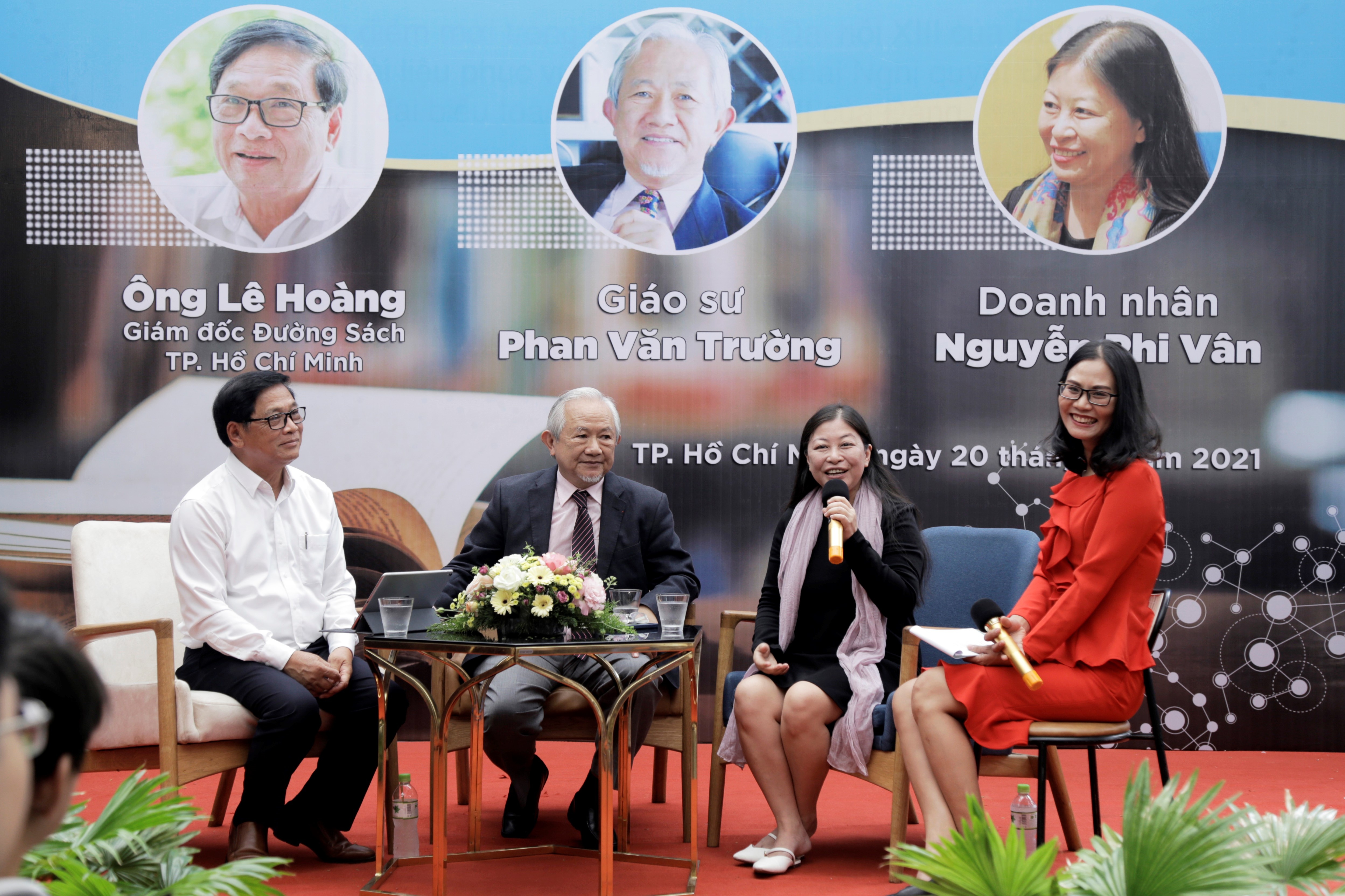 'Cong nghe keo the he tre ve voi sach truyen thong' hinh anh