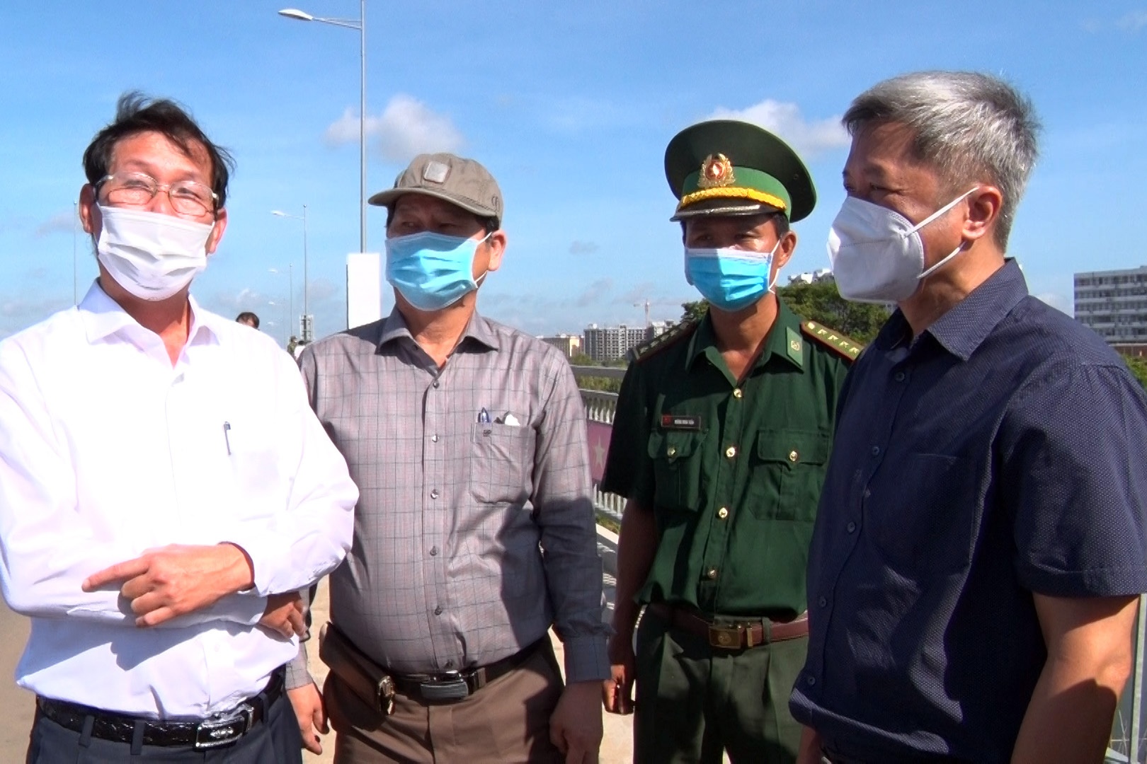 Thu truong Bo Y te khao sat vung bien gioi o An Giang hinh anh