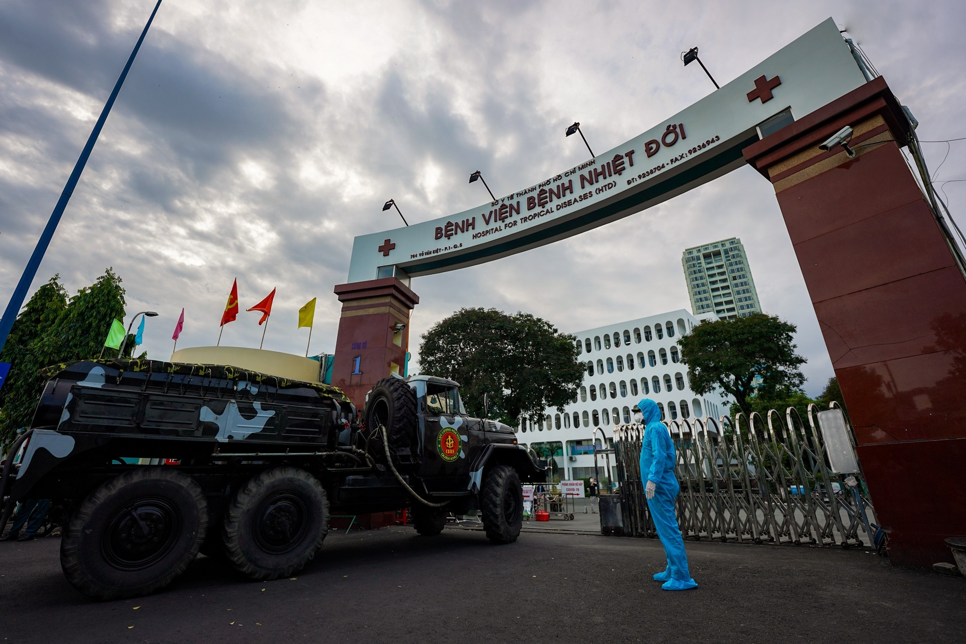 Khu khuan Benh vien Benh Nhiet doi TP.HCM hinh anh