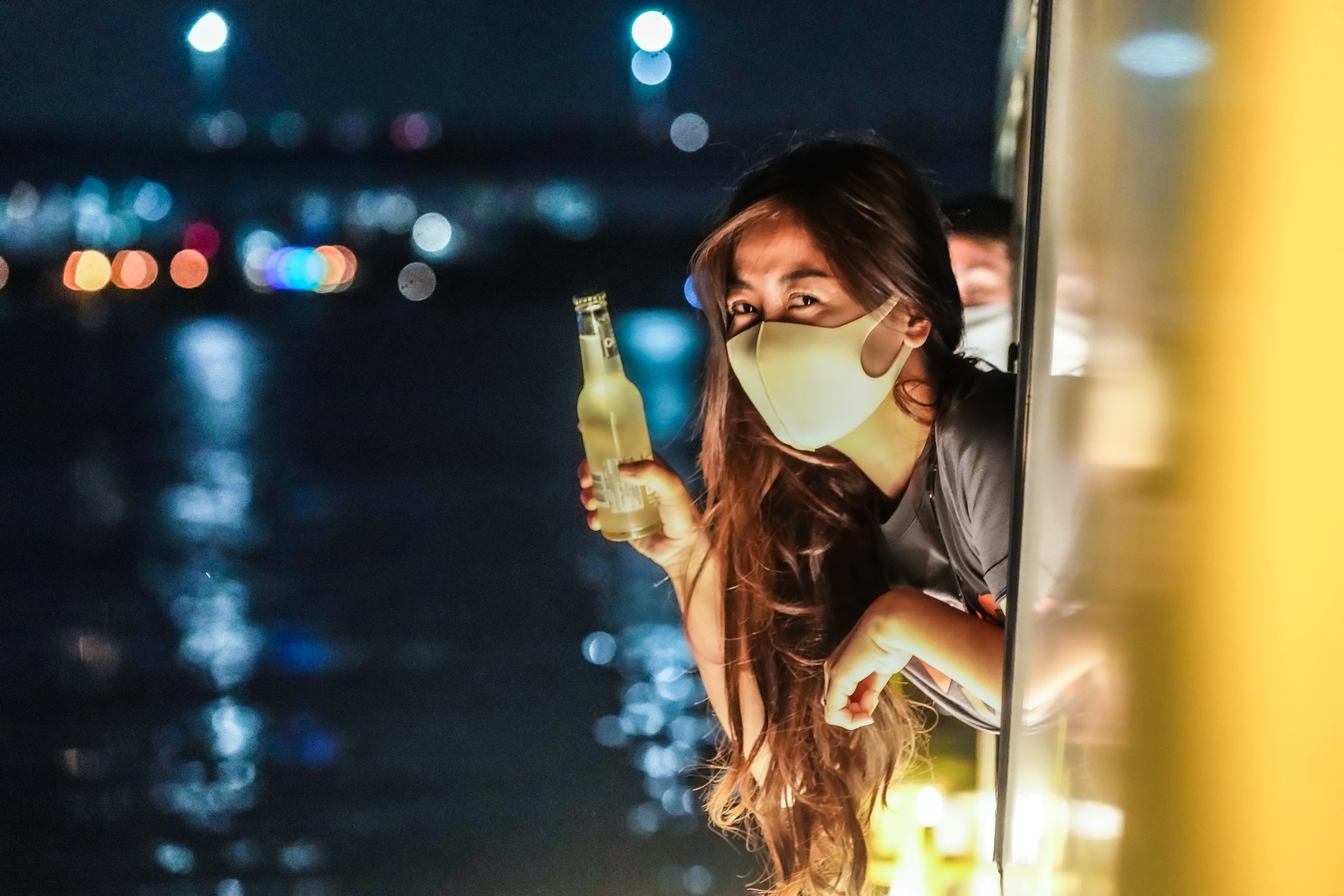 Tan huong bua toi dem giao thua ben song Sai Gon hinh anh