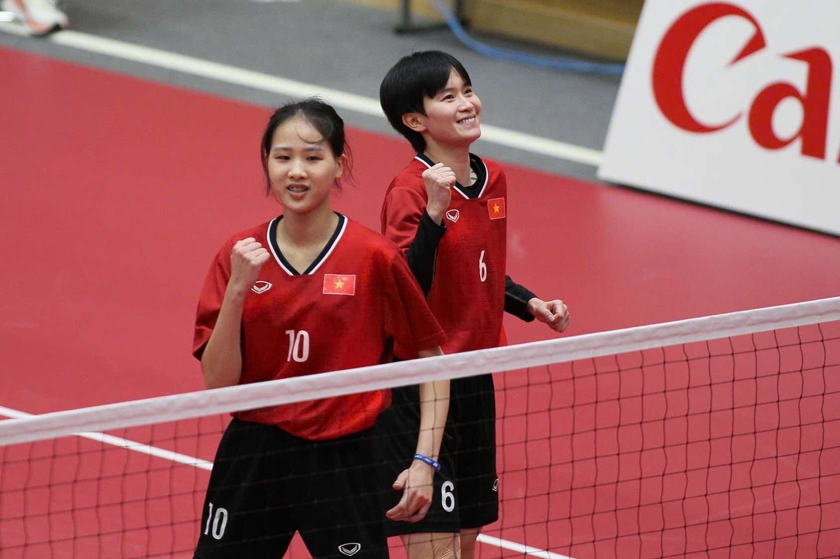 Cầu mây đôi nữ Việt Nam ngược dòng hạ Hàn Quốc, vào chung kết ASIAD