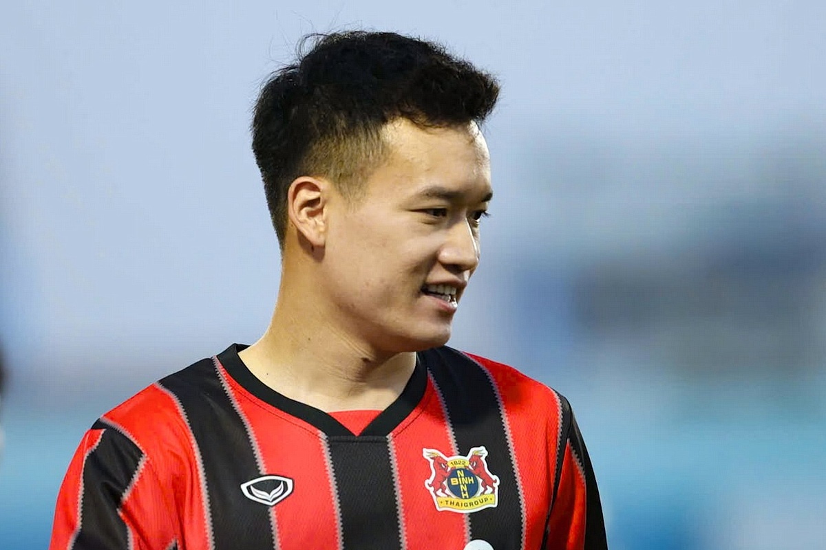 Đội trưởng tuyển Việt Nam tỏa sáng khi về V.League