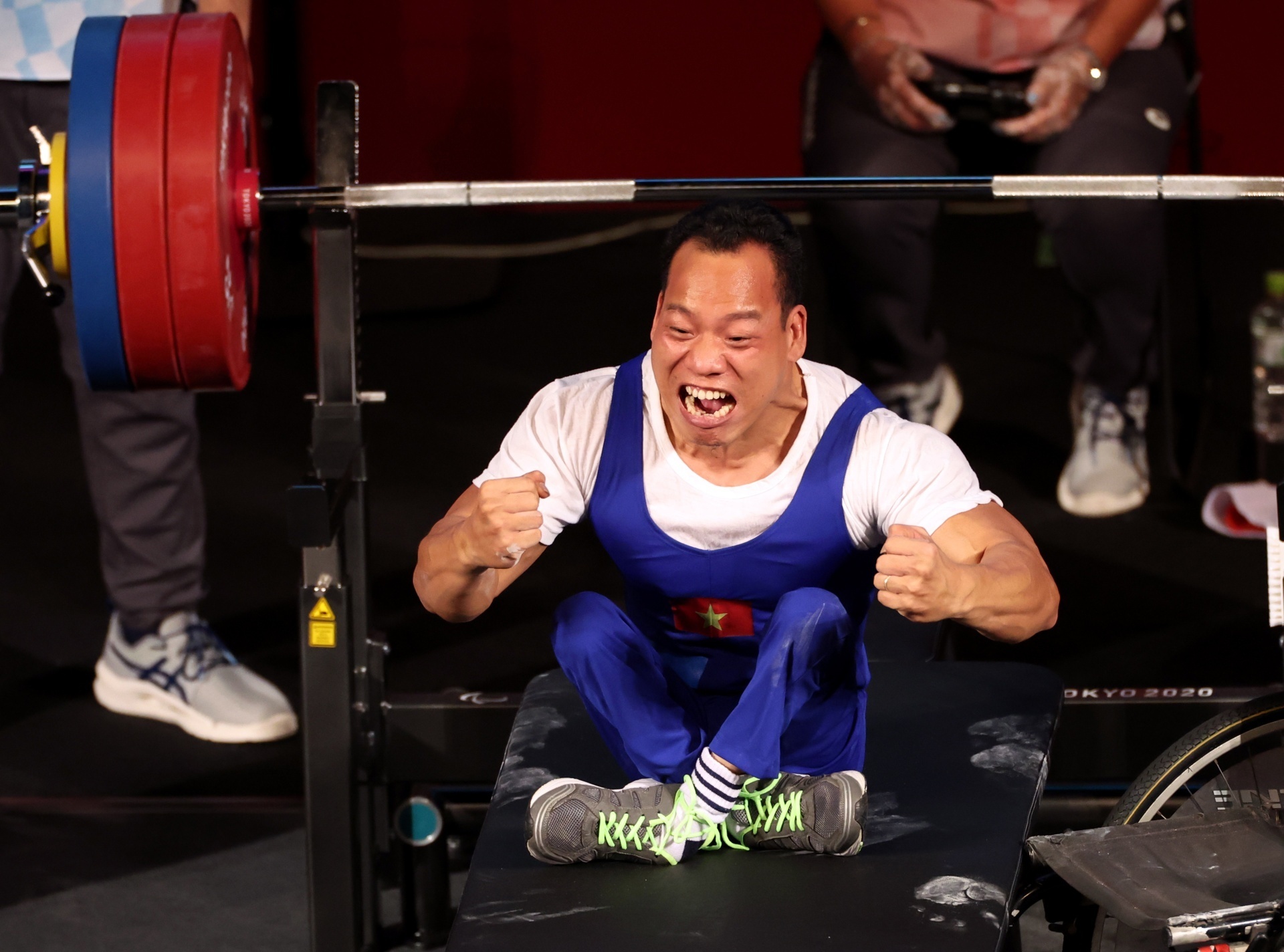 Lực sĩ Lê Văn Công giành HCB Asian Para Games 2026
