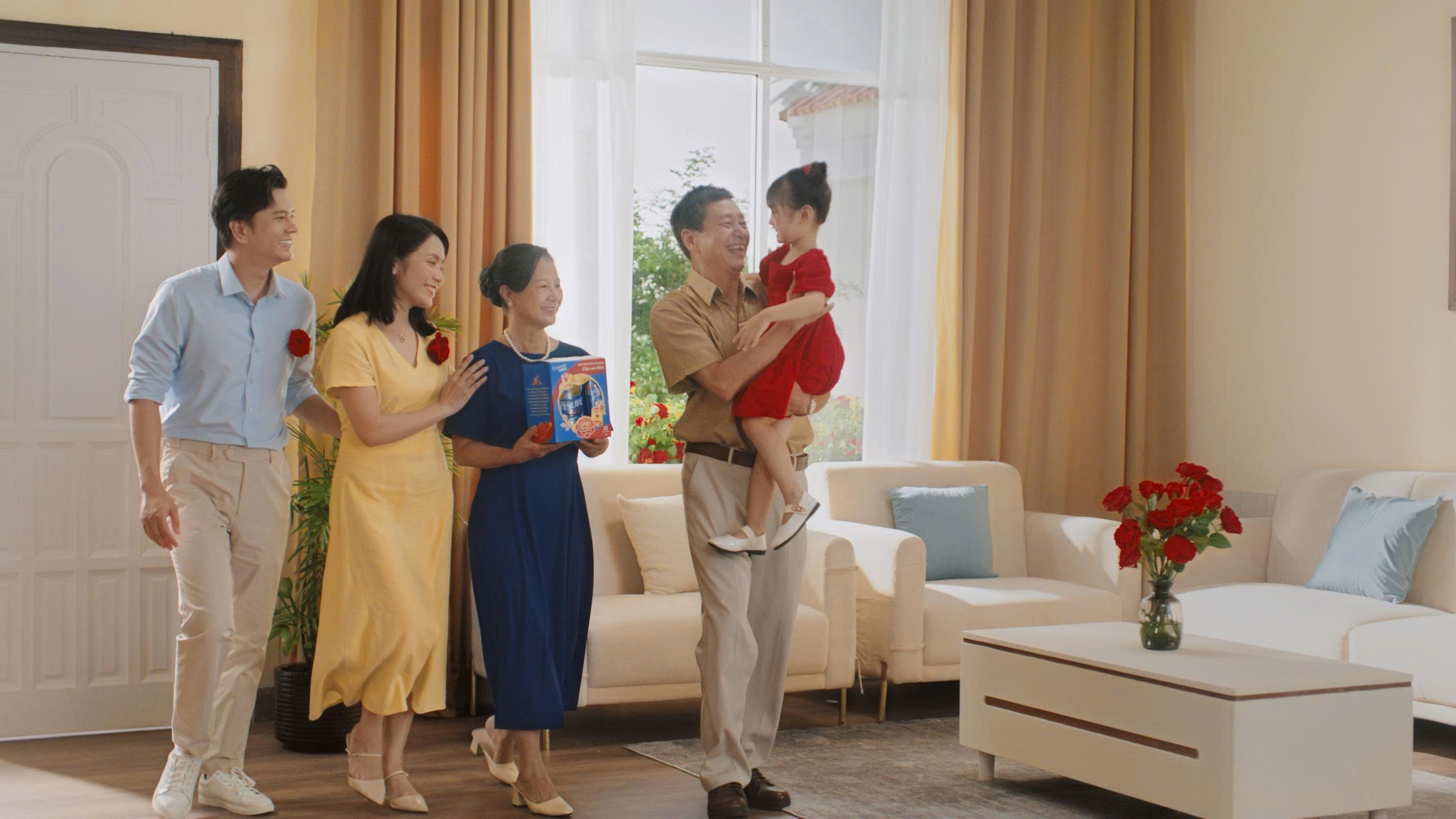 Chăm sóc sức khỏe cha mẹ, tiếp nối nguồn hy vọng của gia đình