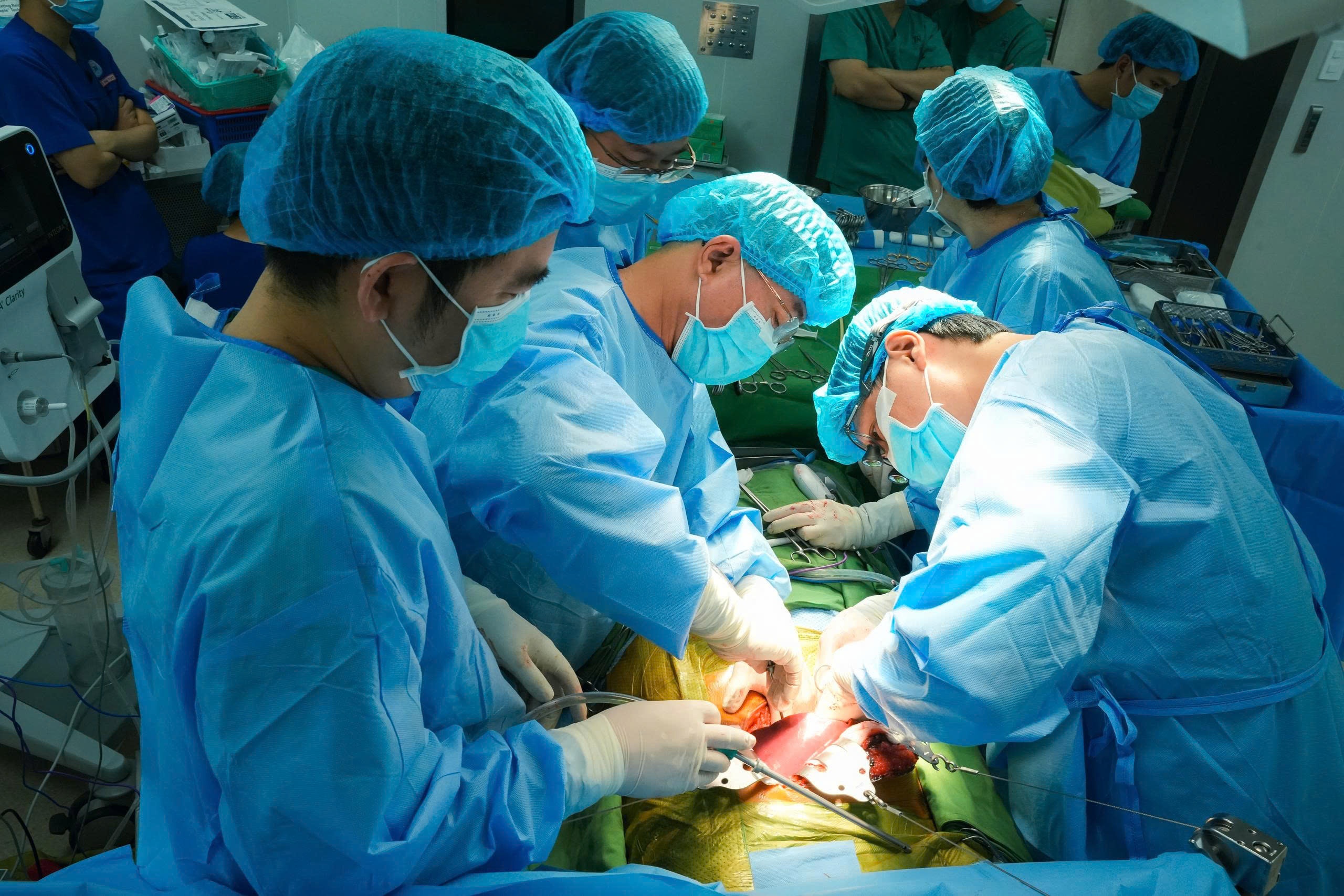 Quyết định rơi nước mắt của chàng trai 29 tuổi cứu anh bị ung thư gan
