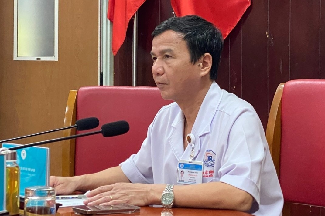 gh&eacute;p gan ảnh 5