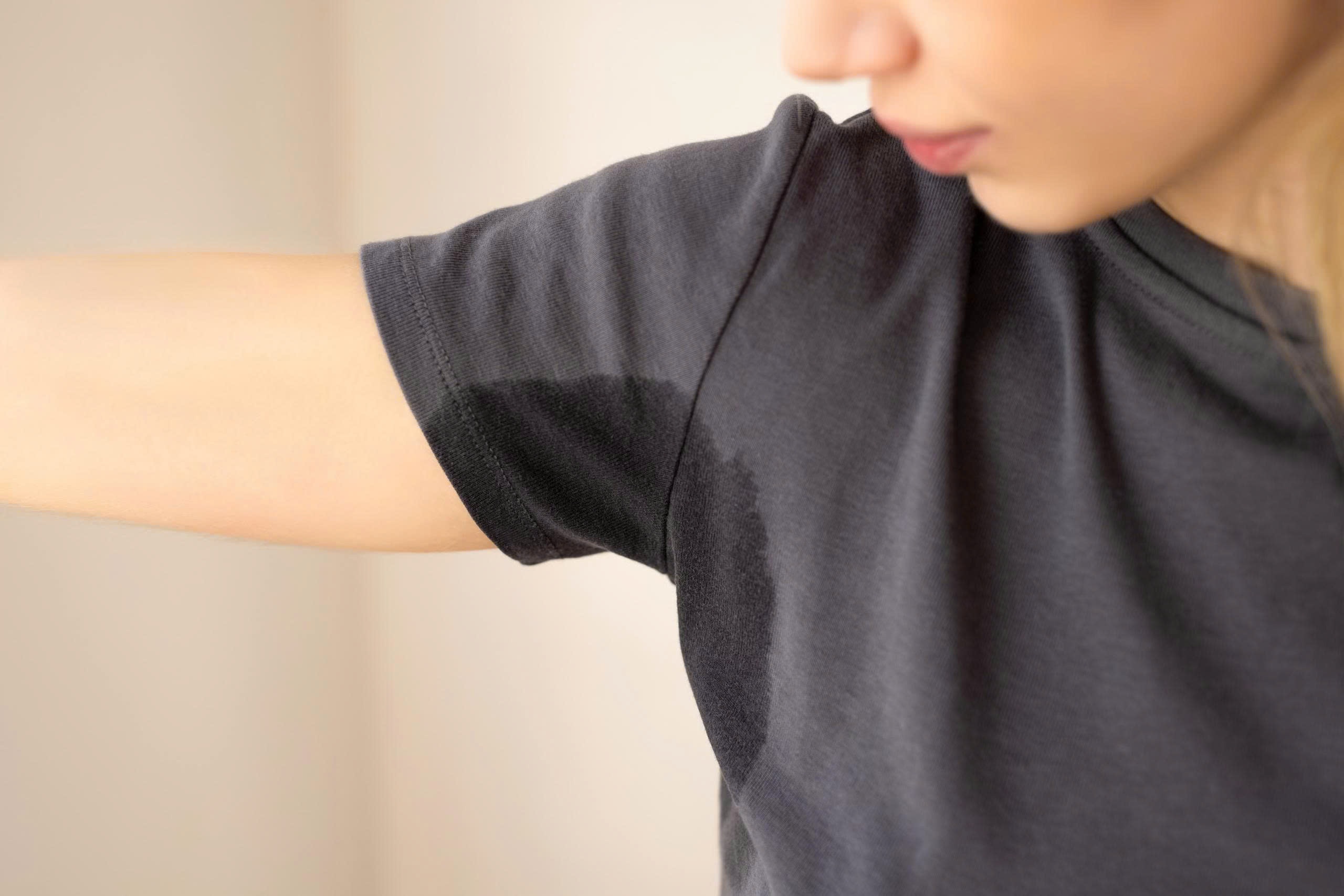 Lý do tắm rửa chăm chỉ vẫn không thể hết mùi cơ thể