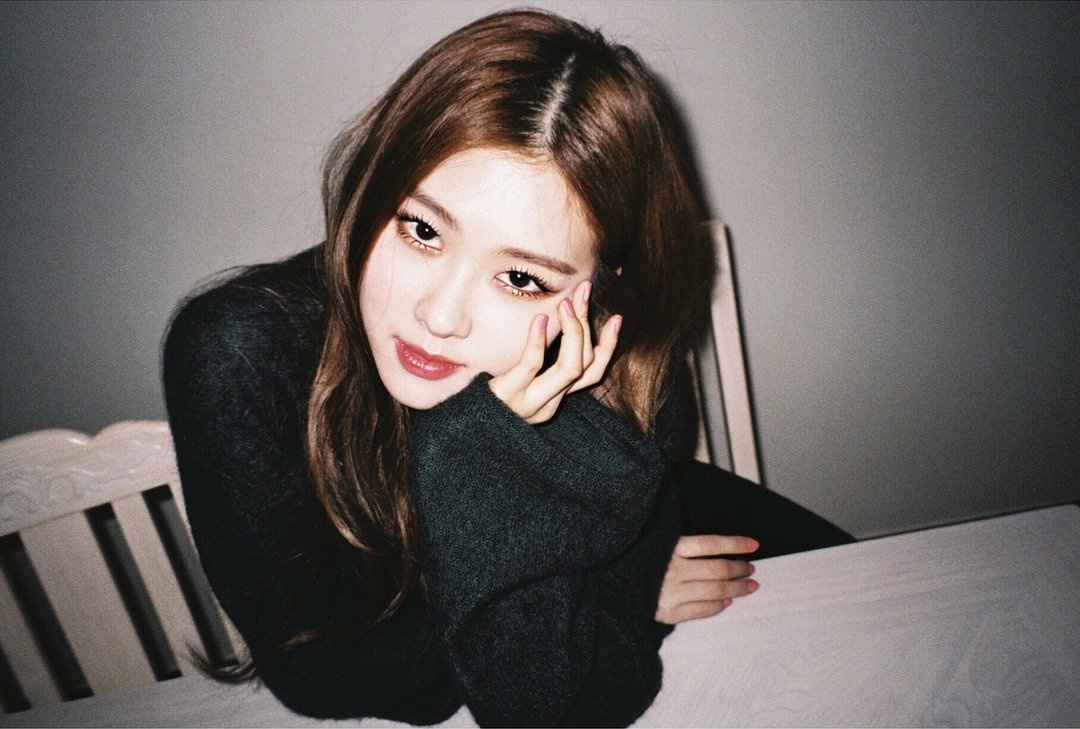 7 than tuong Kpop co doi mat than thai, thu hut nhat hinh anh