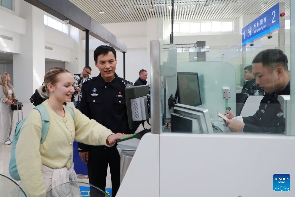 kh&aacute;ch Nga ảnh 2