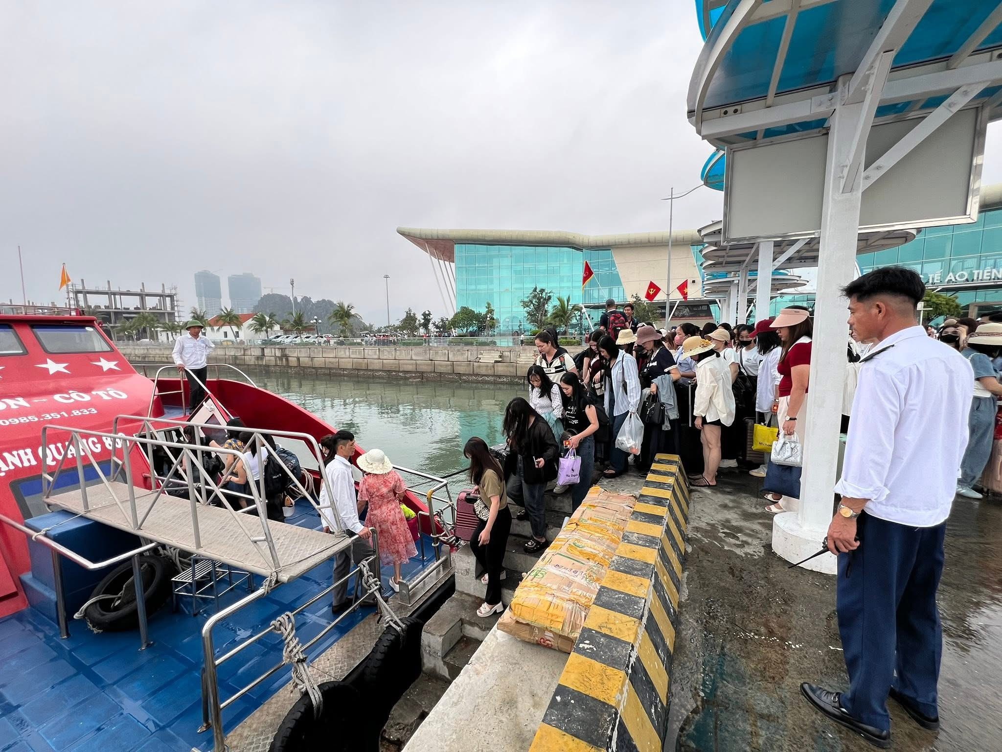 Dung moi hoat dong du lich dao Co To do bao so 1 hinh anh