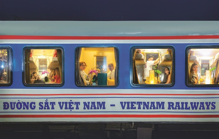 doan tau Thong Nhat anh 2