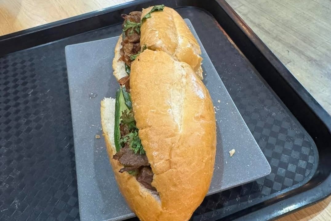 Yeu cau xac minh banh mi 208.000 dong o san bay Noi Bai hinh anh