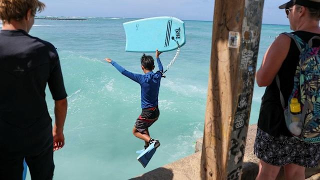 Nhu chua tung co canh bao song than o Hawaii hinh anh